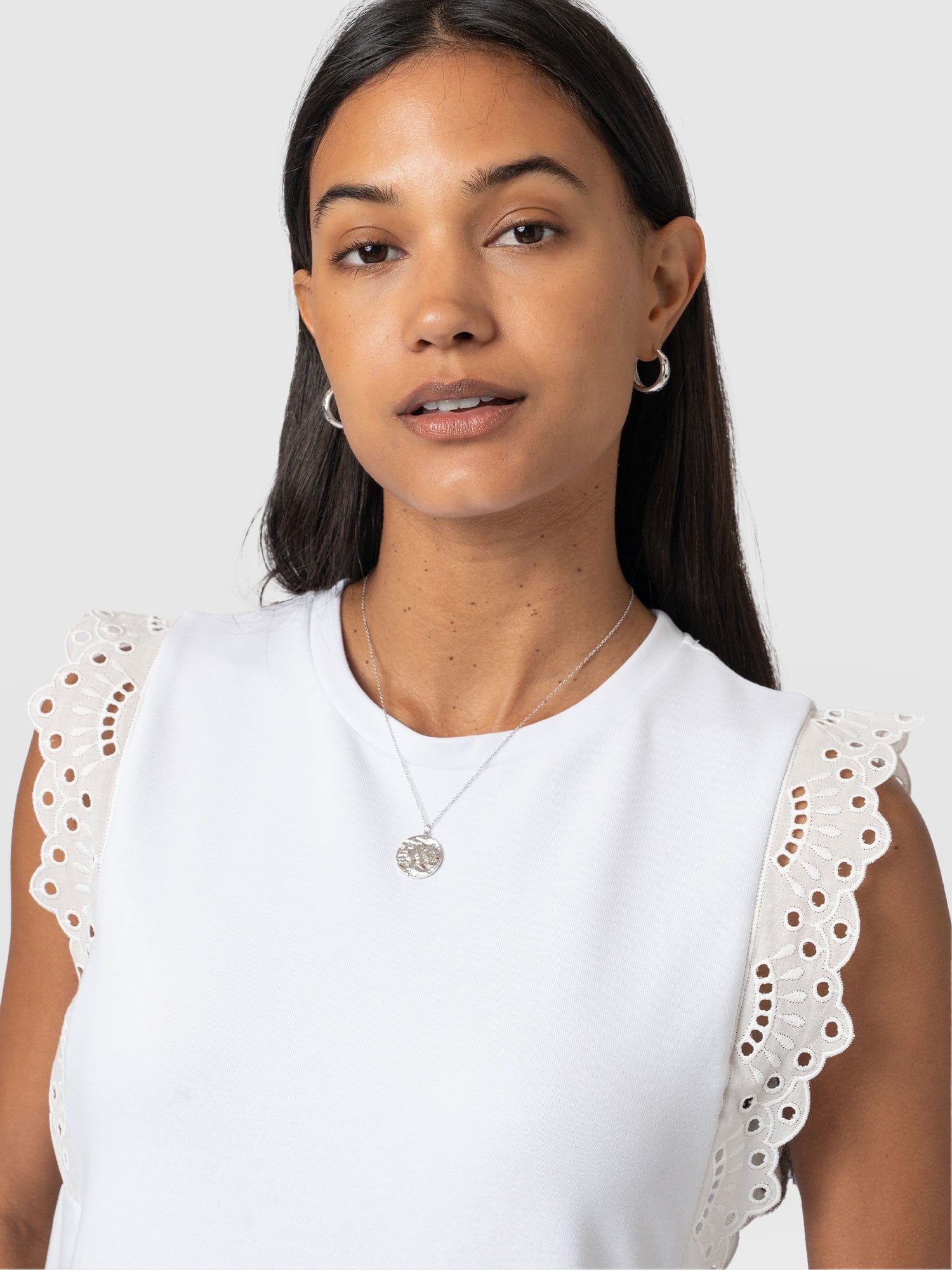 Rowan Tee White Broderie - Women's T-Shirts | Saint + Sofia® USA